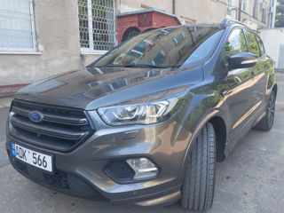 Ford Kuga foto 1