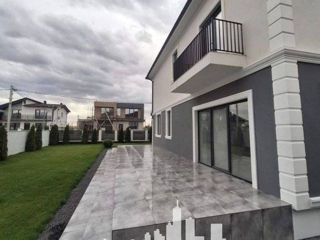 Casă în 2 nivele, Poiana Domneasca, 430 mp + 7 ari! foto 3