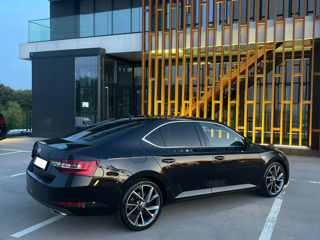 Skoda Superb foto 2