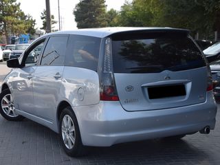 Mitsubishi Grandis foto 3