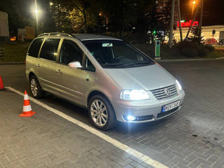 Volkswagen Sharan foto 2