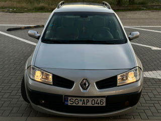 Renault Megane foto 2