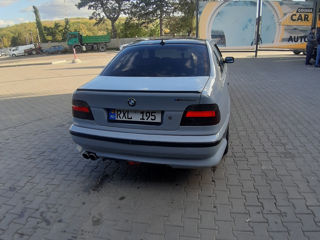 BMW 5 Series foto 7