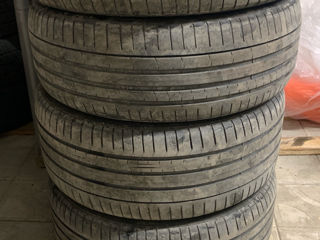 De Vînzare Anvelope marca Pirelli vara 245/45 r20 2buc și 275/40 r20 2buc