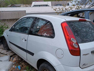 Ford Fiesta 2007. 1.4 hdi . foto 1