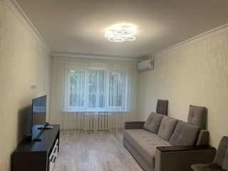 Apartament cu 2 camere, 54 m², Botanica, Chișinău foto 4