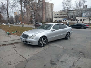 Mercedes E-Class foto 4