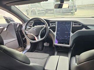 Tesla Model S foto 4