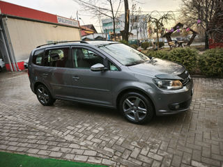 Volkswagen Touran foto 9