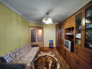 Apartament cu 3 camere, 60 m², Buiucani, Chișinău foto 2