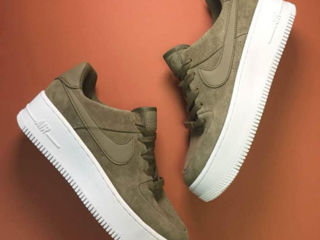 Vând Nike Air Force 1