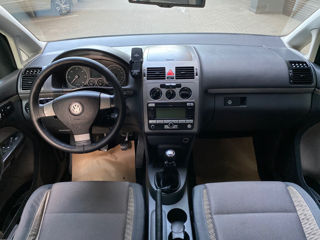 Volkswagen Touran foto 6