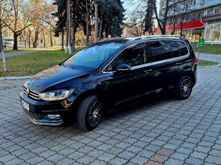 Volkswagen Touran foto 2