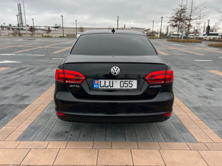 Volkswagen Jetta foto 4