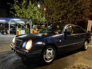 Mercedes E-Class foto 5