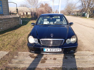 Mercedes C-Class foto 5