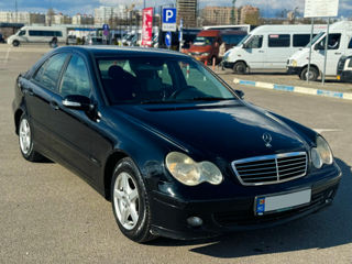 Mercedes C-Class foto 3