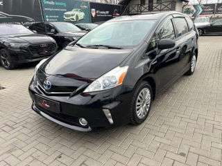 Toyota Prius v