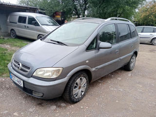 Opel Zafira foto 2