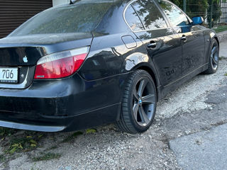 BMW 5 Series foto 3