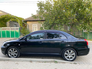 Toyota Avensis foto 3