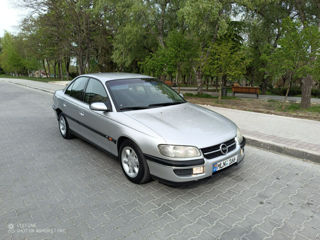 Opel Omega foto 1