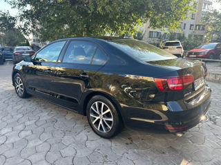 Volkswagen Jetta foto 4