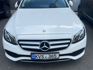 Mercedes E-Class foto 1