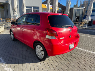 Toyota Yaris foto 2