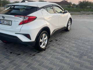 Toyota C-HR foto 4