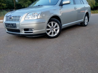 Toyota Avensis foto 3