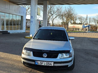 Volkswagen Passat foto 3