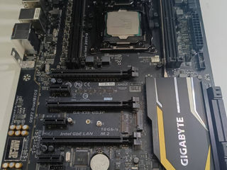 Gigabyte GA-X99-UD3P  (2011 v3)