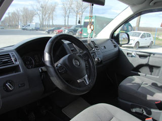 Volkswagen Caravelle foto 8