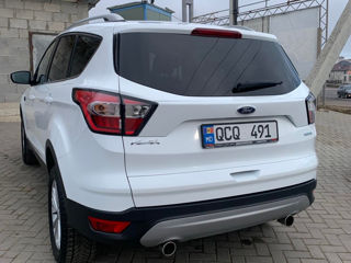 Ford Kuga foto 3