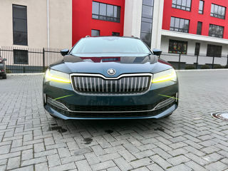 Skoda Superb foto 2