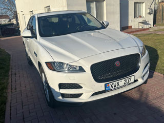 Jaguar F-PACE foto 1