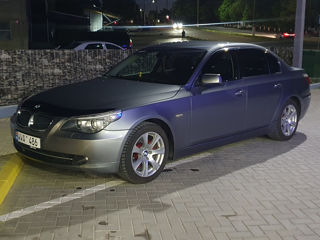 BMW 5 Series foto 2