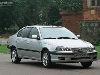 Toyota Avensis foto 8