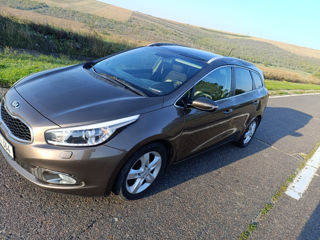 KIA Ceed Sw foto 2