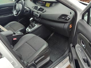 Renault Grand Scenic foto 2