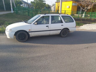 Ford Escort foto 3