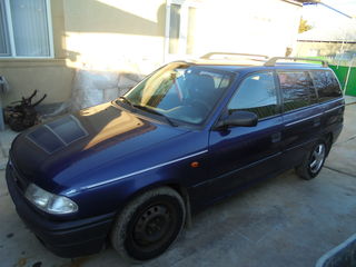 Opel Astra foto 2