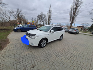 Mitsubishi Outlander foto 2