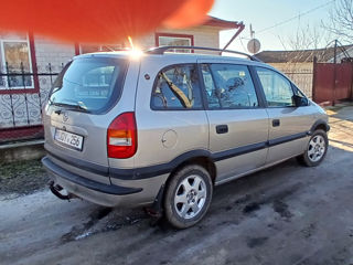 Opel Zafira foto 4