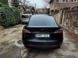 Tesla Model Y foto 5