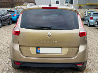 Renault Grand Scenic foto 8