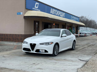 Alfa Romeo Giulia foto 2