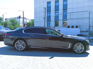 BMW 7 Series foto 3