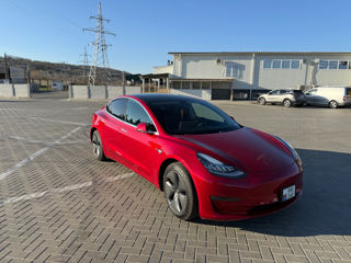 Tesla Model 3 foto 2